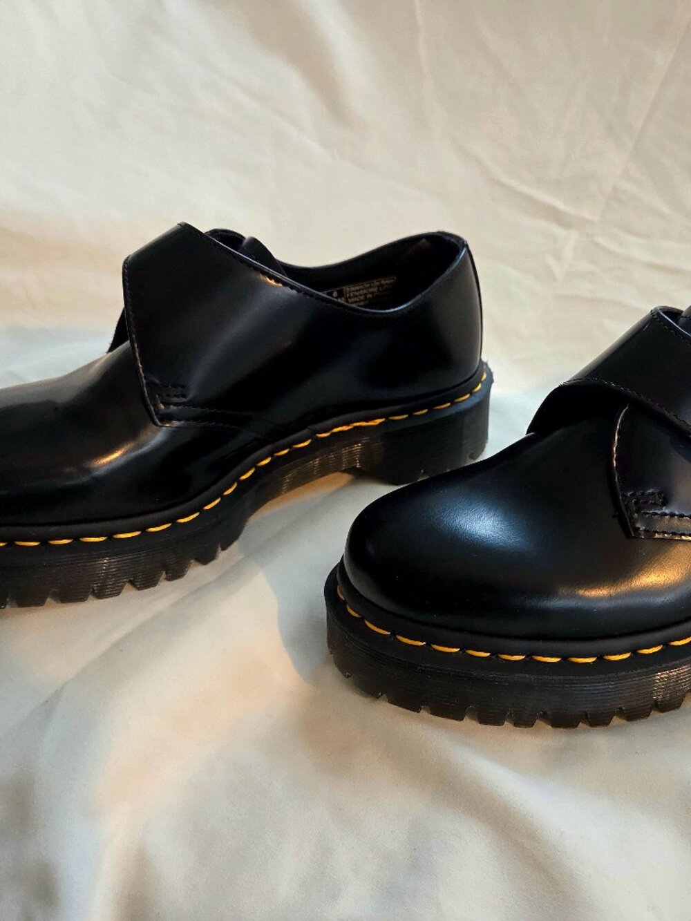 Doc Martens - Fenimore Low - Women's Size 7 - Black - Excellent Condition